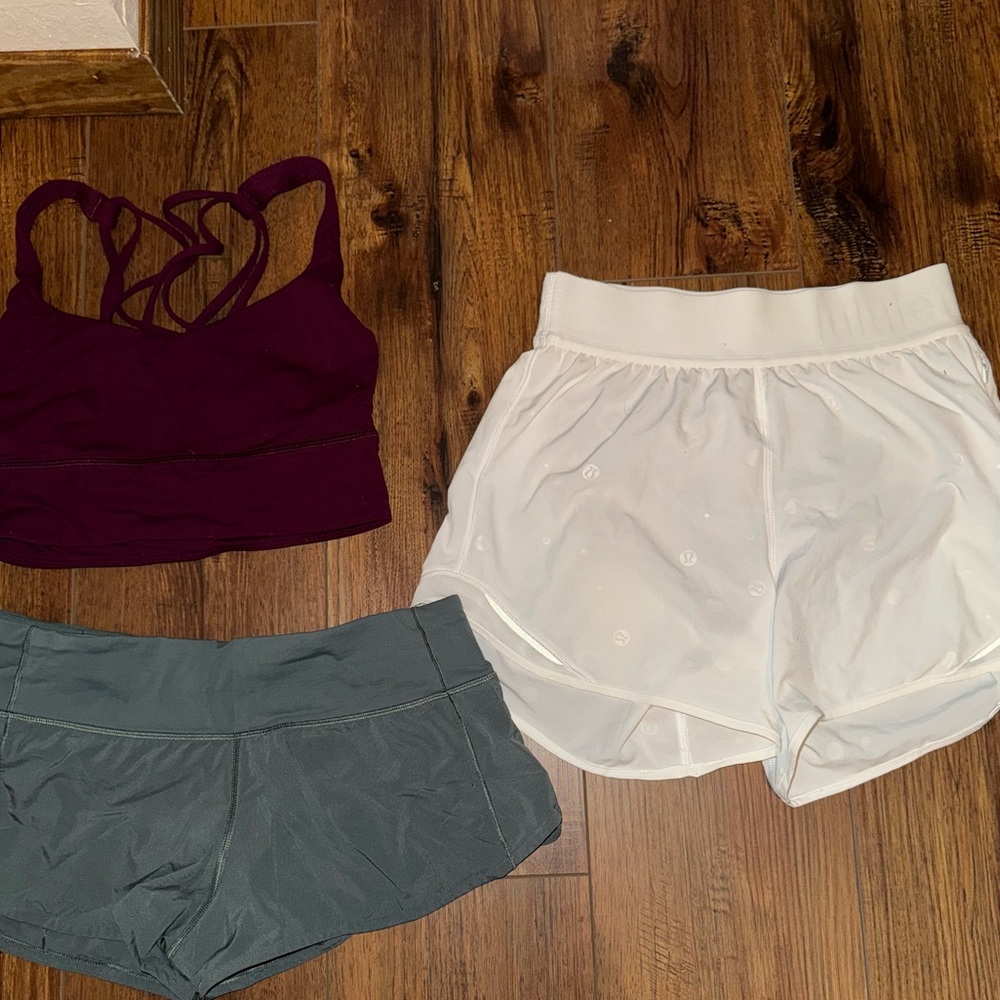 Lululemon Bundle 
Shorts 2,4
Sports bra 2/4